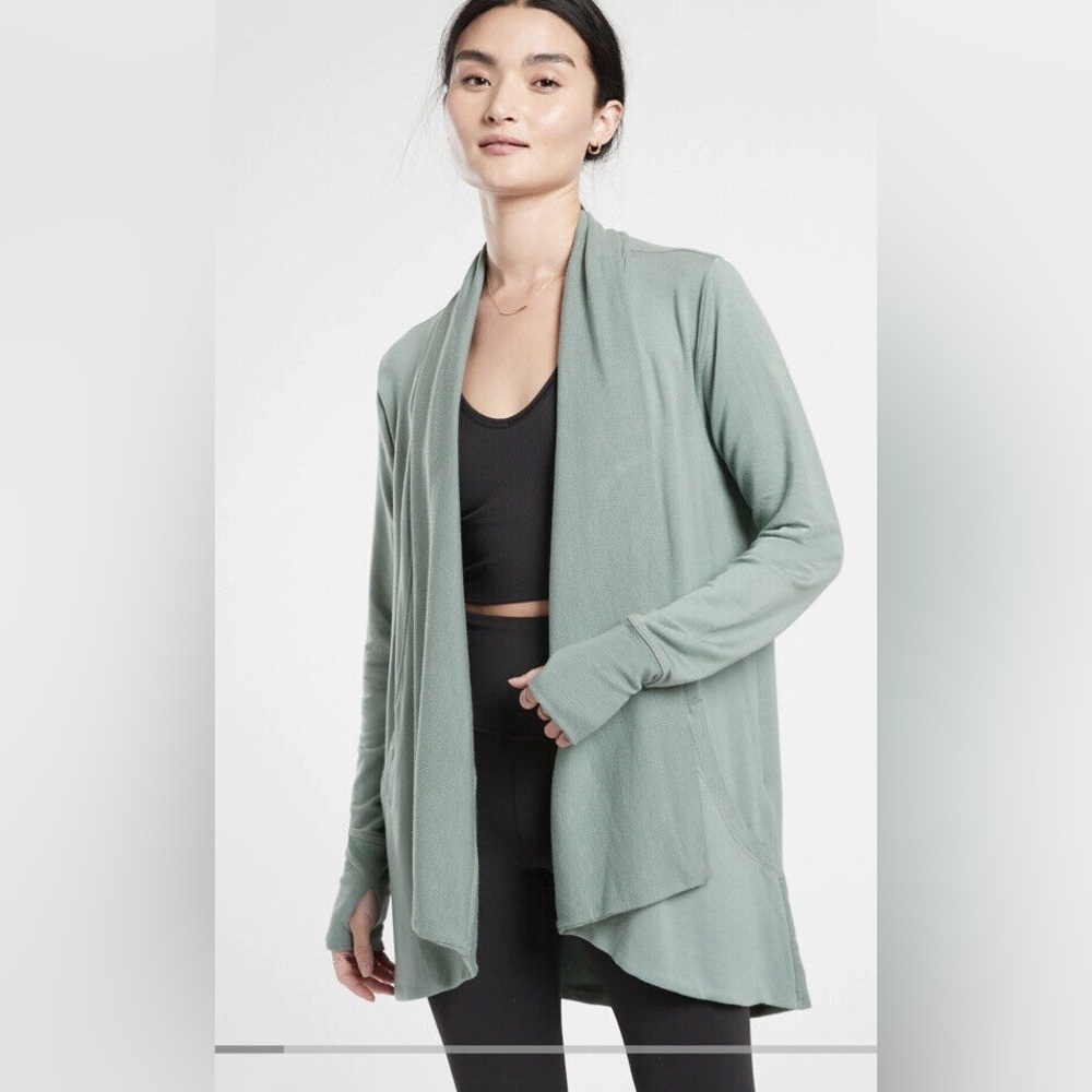 Athleta Pranayama Wrap size 1X